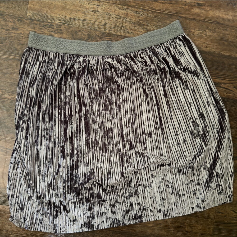 Ava & Viv Plus Size 2X Crushed Velvet Silver Gray Pleated Midi Skirt